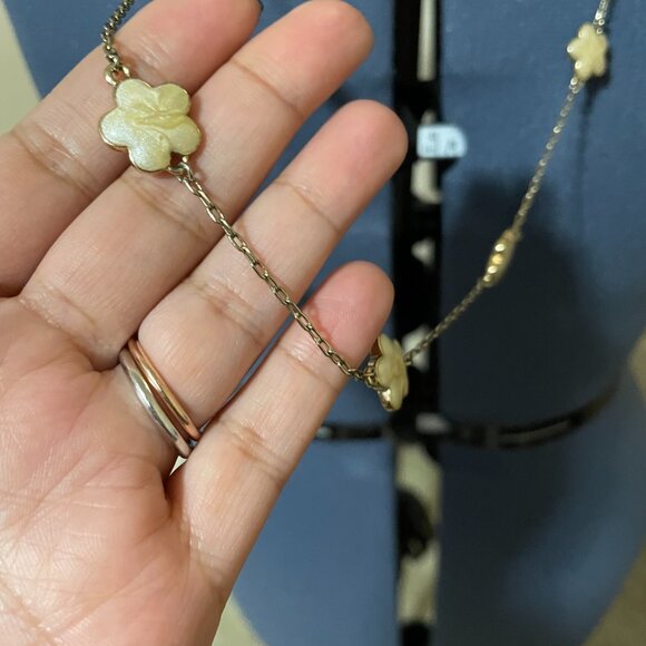 Long Flower Necklace - Picture 2 of 2